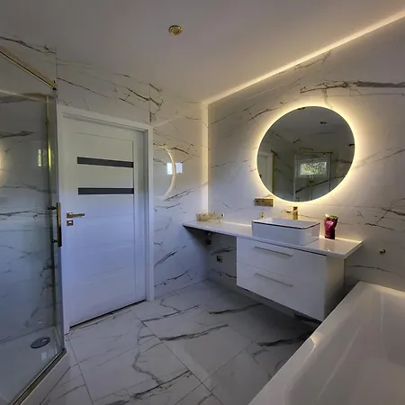 Daisy アパート シュフィエボジツェ