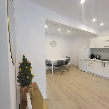 Апартаменты Daisy Свебодзице